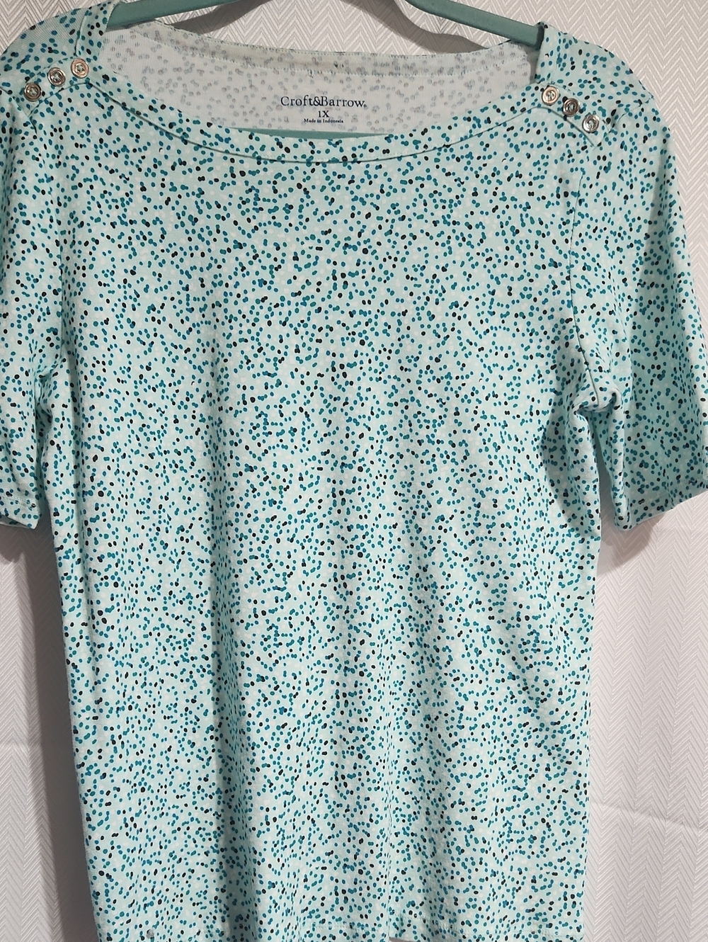 1X croft & barrow Mint Top with Teal Dot Print and Shoulder Buttons